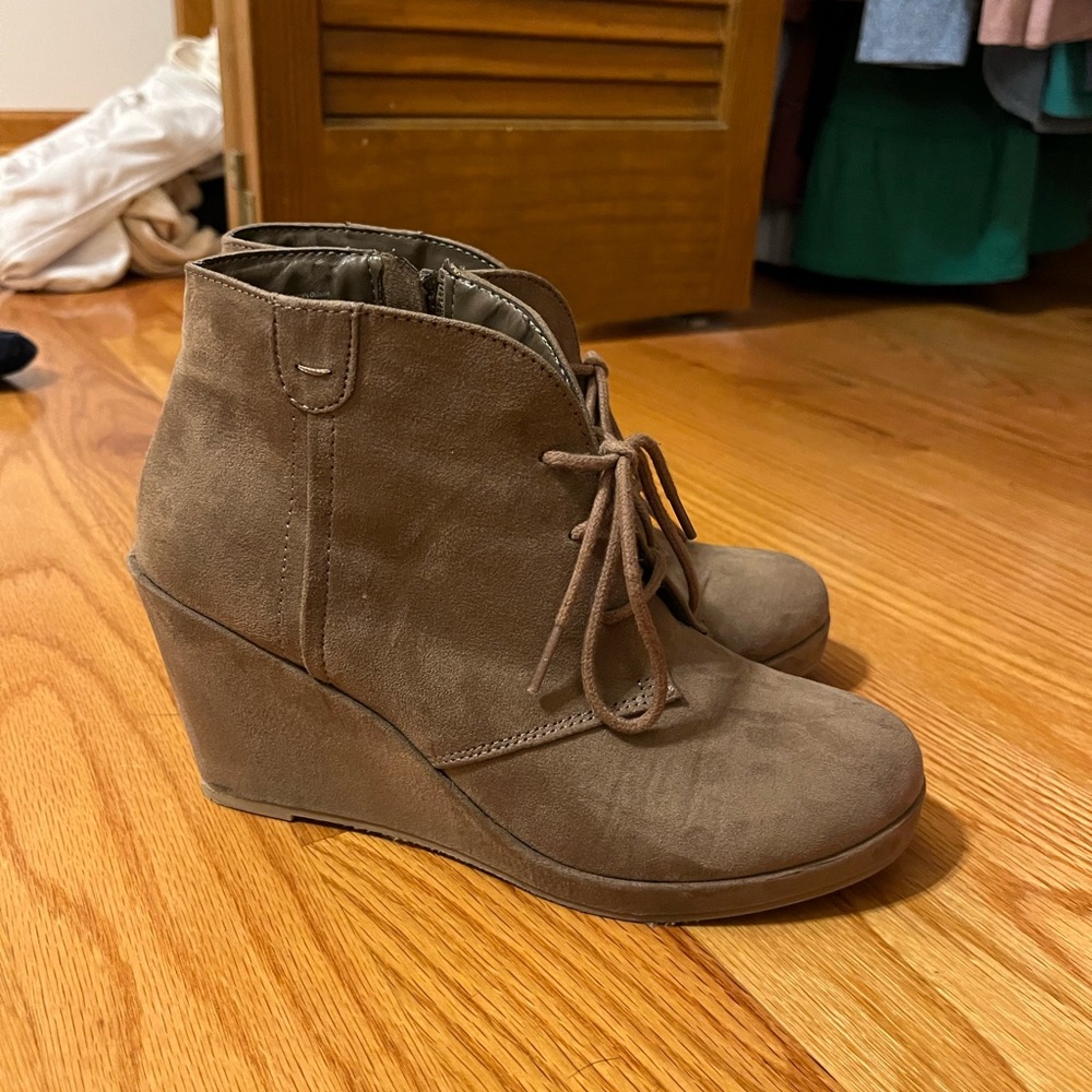 Light brown booty heels